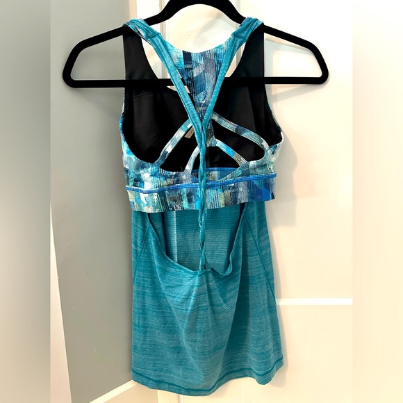 Lululemon Twist and Toil tank Size 6 Heathered Teal Blue / Sun Dazed Multi Blue - Picture 7 of 7